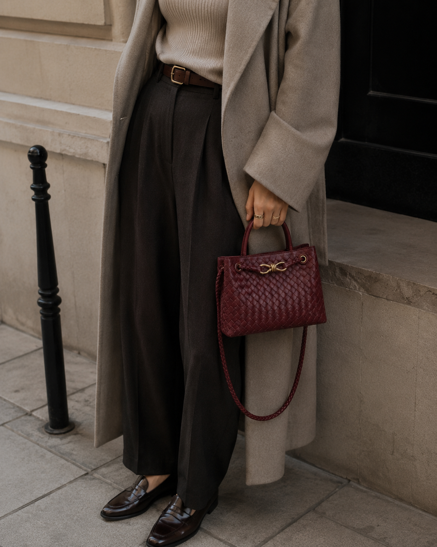 Bolso Positano en Burdeos llevado por la calle